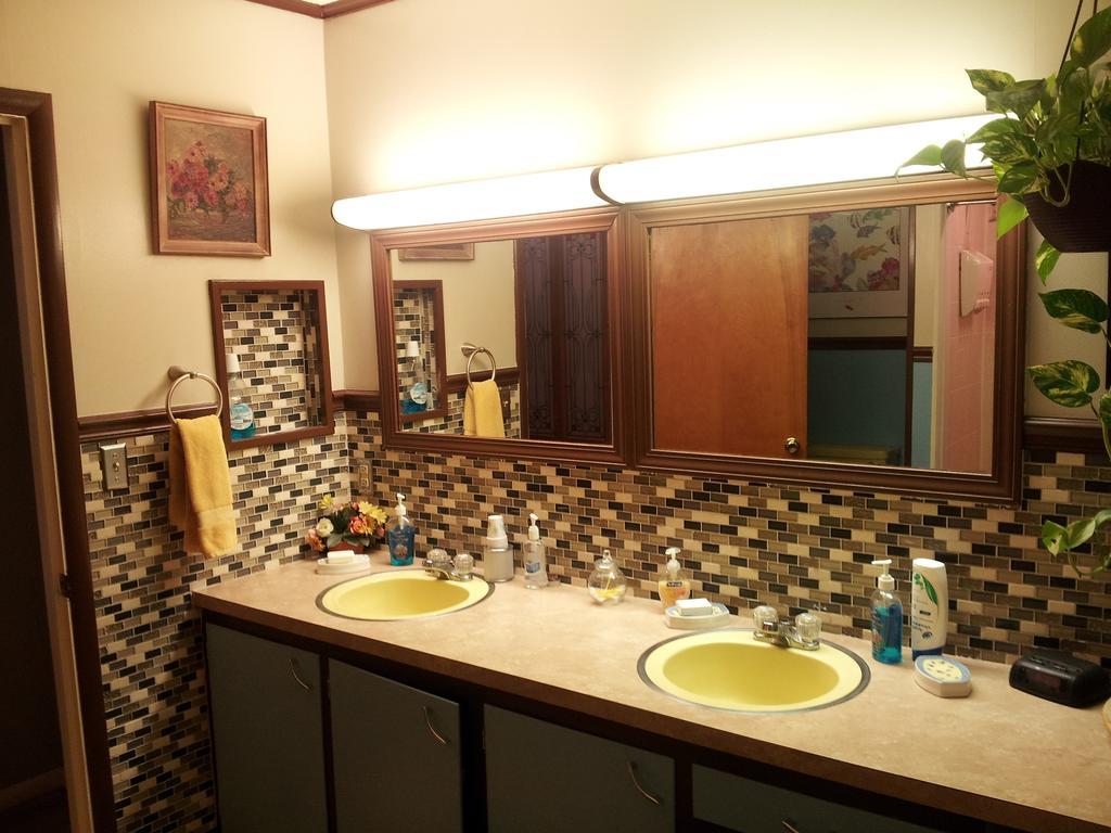 Kountry Living Bed And Breakfast Онеонта Екстер'єр фото