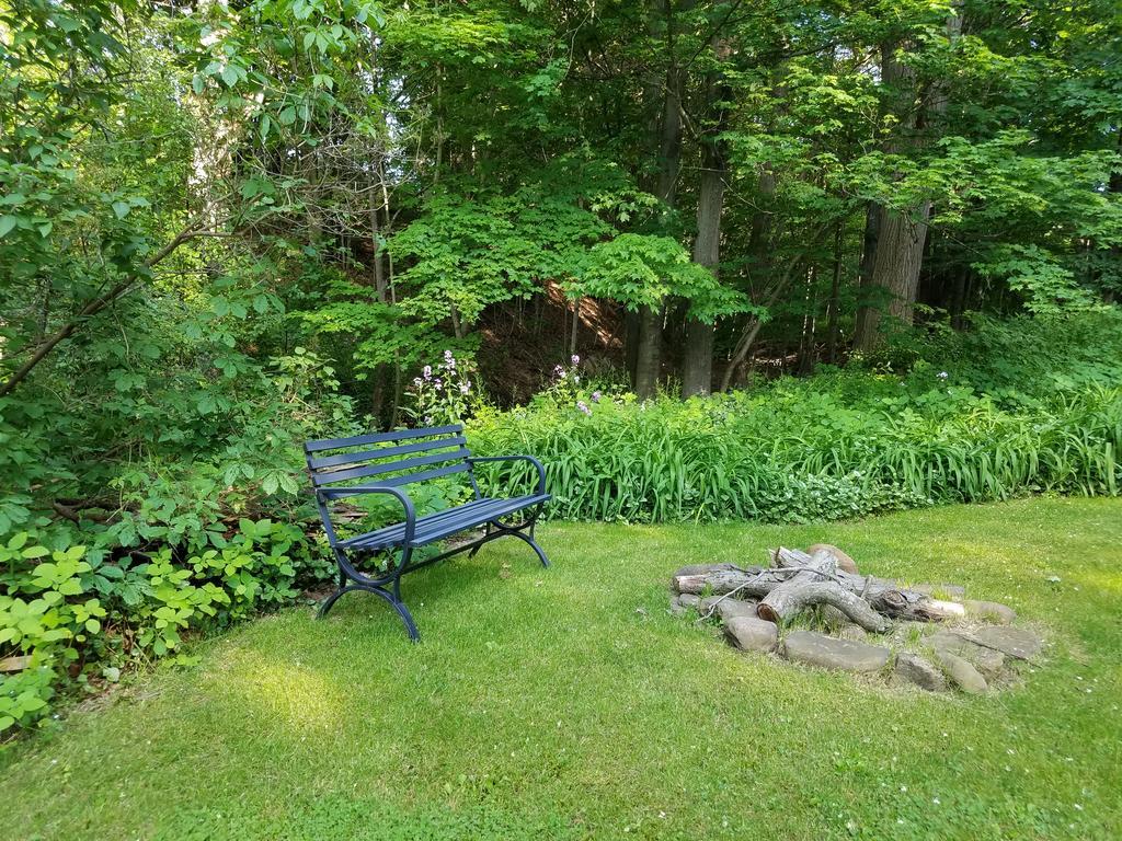 Kountry Living Bed And Breakfast Онеонта Екстер'єр фото